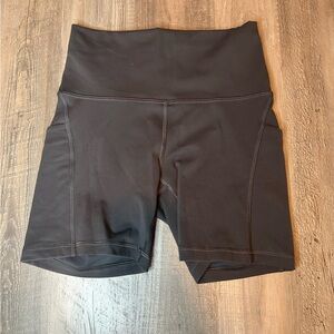 NWOT Lululemon Wunder Train Shorts w/ Pockets 6” Sz 6 *slate grey*